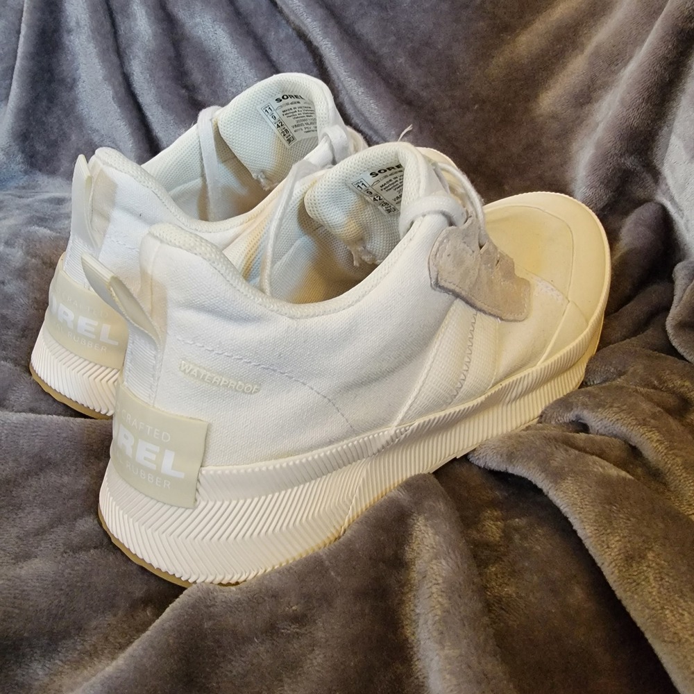 Sorel Out N About III Sneakers Womens 11 White Excellent Waterproof NL4970-125